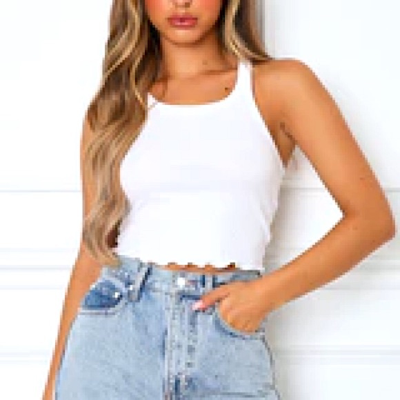 White Fox Boutique Tops - White Fox Close to You Crop White size small lettuce hem tank racerback